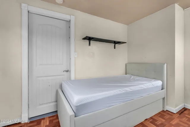 $2,200 | 327 Roosevelt Avenue, Oakhurst, NJ 07755