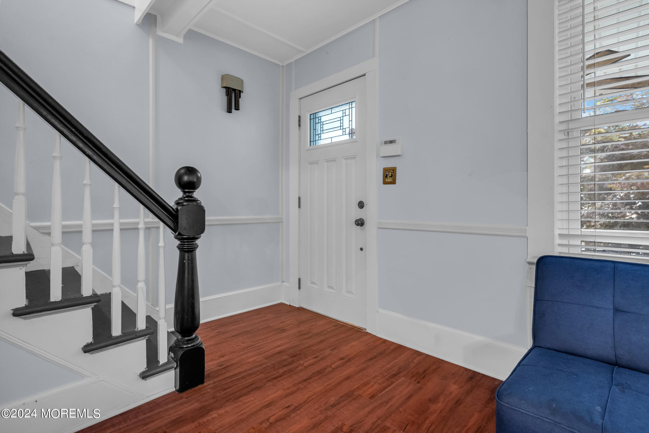 327 Roosevelt Avenue Oakhurst, NJ 07755 - Photo 4 of 24 084