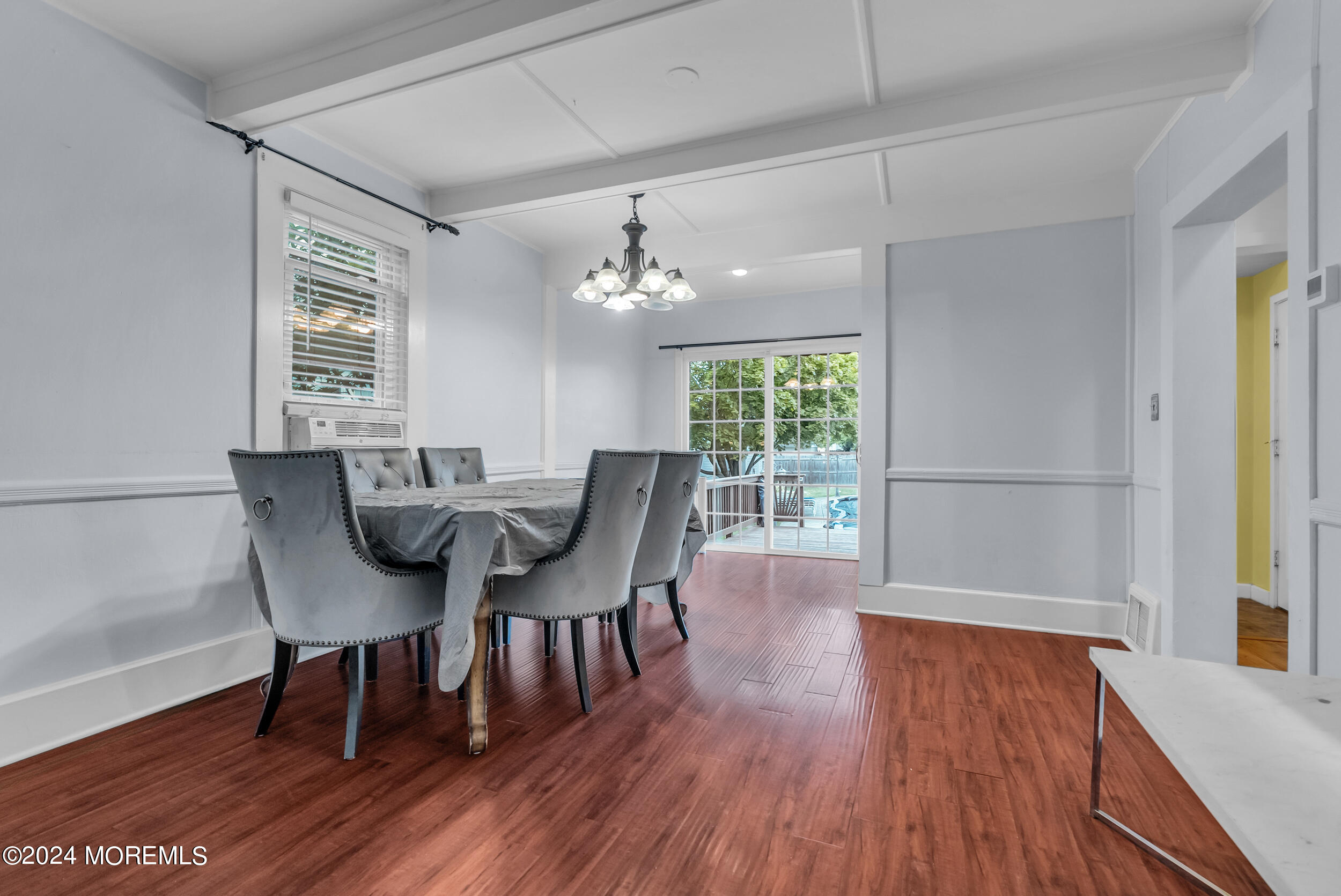 327 Roosevelt Avenue Oakhurst, NJ 07755 - Photo 7 of 24 087