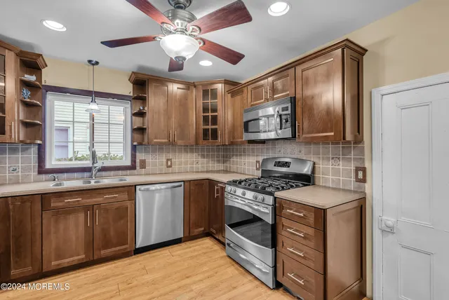 $2,200 | 327 Roosevelt Avenue, Oakhurst, NJ 07755