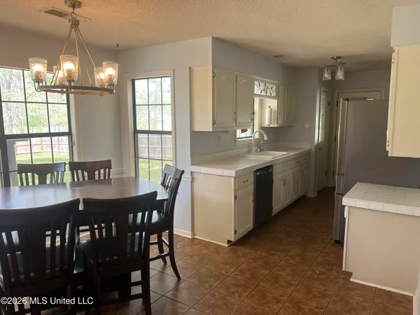 $340,000 | 3079 Lake Grove Drive, Hernando, MS 38632