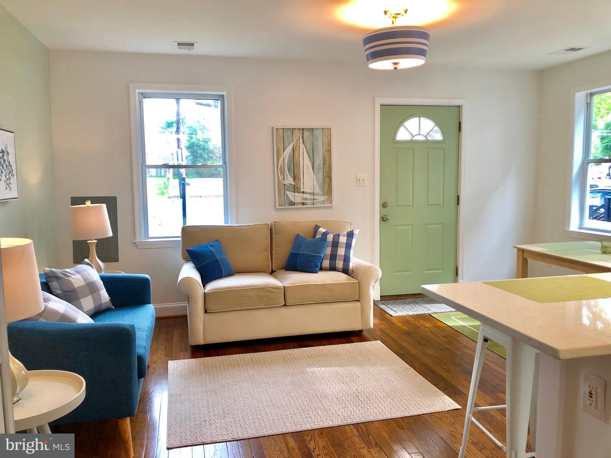 22 East Reed Avenue Alexandria, VA 22305 - Photo 8 of 13 Living Room