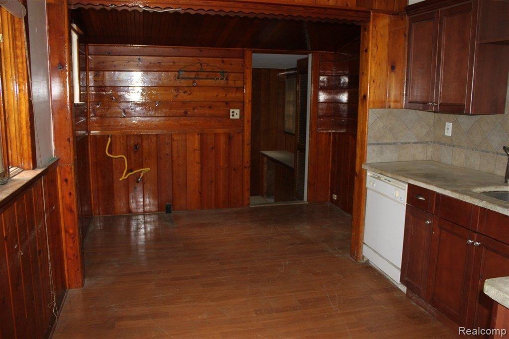 860 Bloomer Road Rochester, MI 48307 - Photo 6 of 10 IMG_3132.JPG