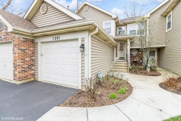 $2,150 | 1291 Coldspring Road, Carol Stream, IL 60188