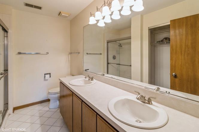 1291 Coldspring Road Carol Stream, IL 60188 - Photo 9 of 12