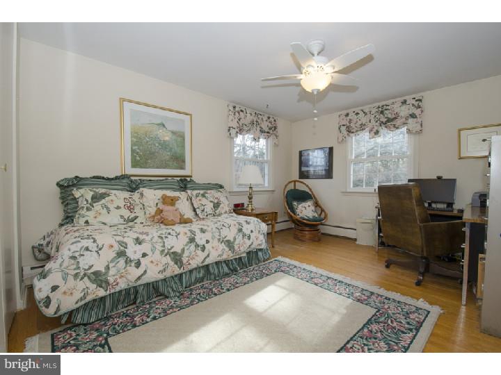 927 Cloverly Road Berwyn, PA 19312 - Photo 16 of 21 Bedroom 4