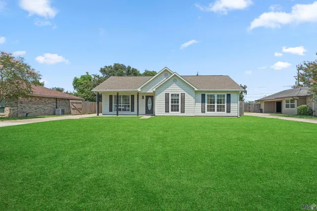 $2,169 | 18544 Perkins Oak Road, Prairieville, LA 70769