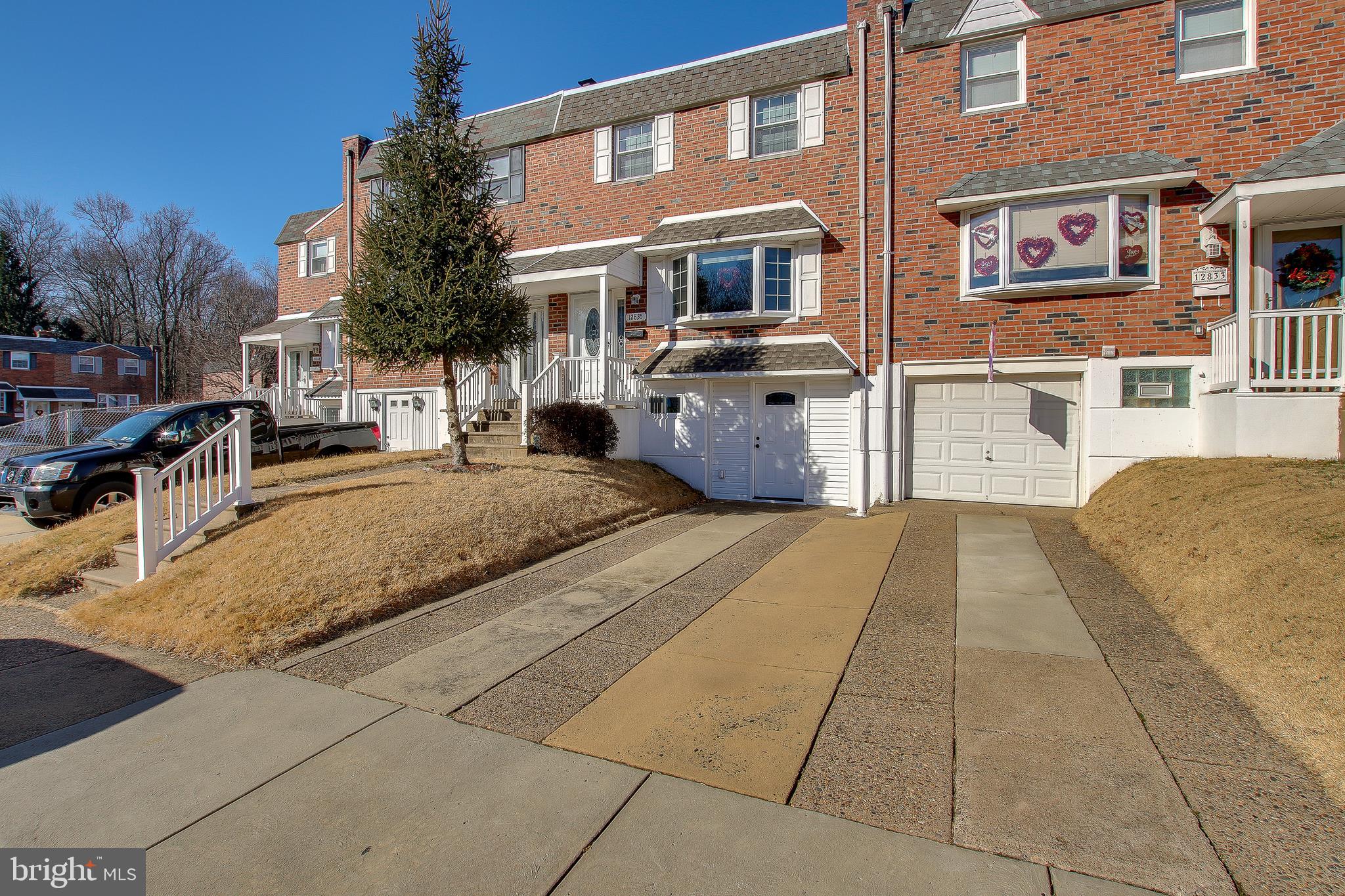 12835 Elnora Road Philadelphia, PA 19154 - Photo 2 of 36 Gallery Image 2