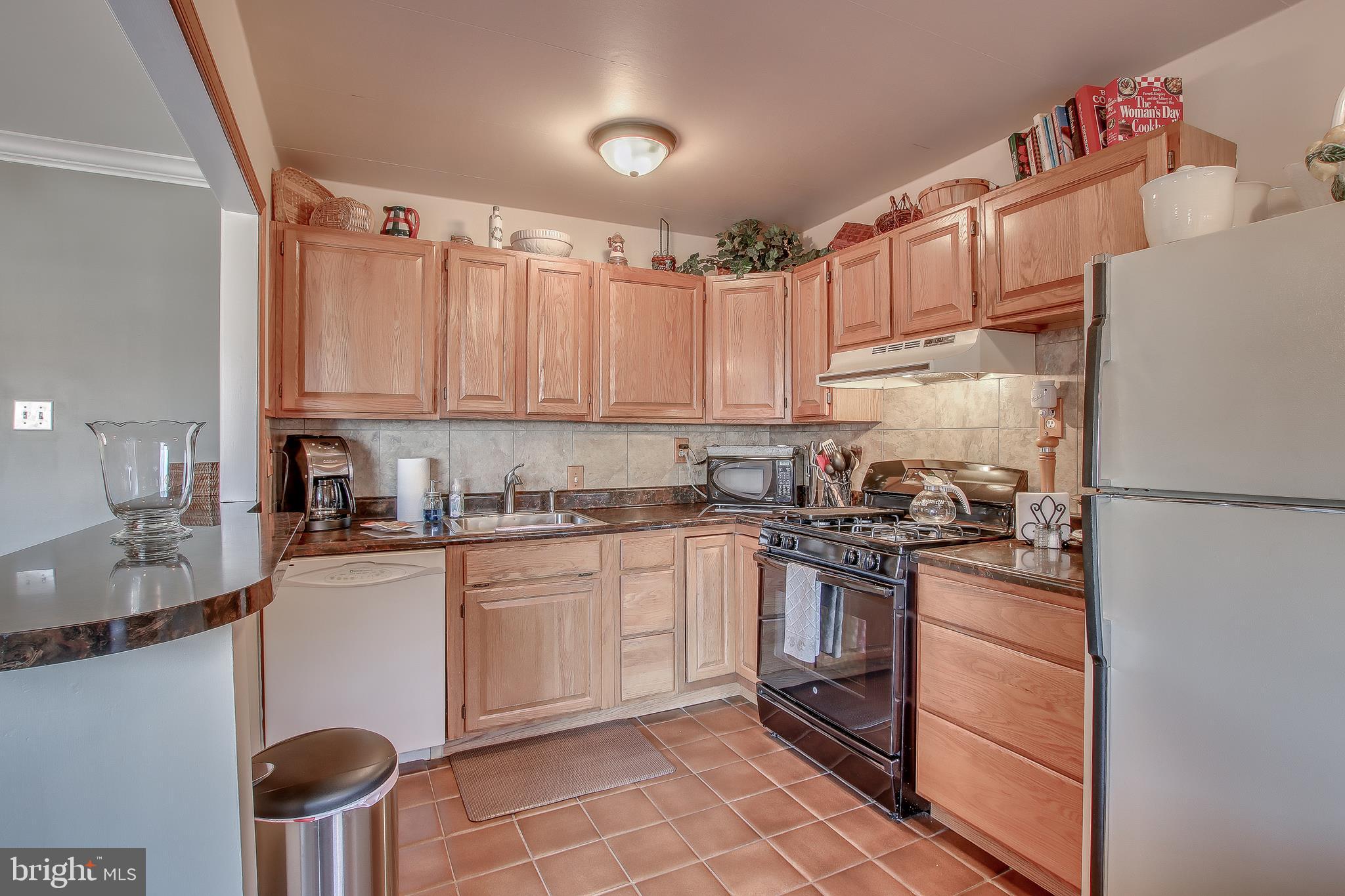 12835 Elnora Road Philadelphia, PA 19154 - Photo 13 of 36 Gallery Image 13