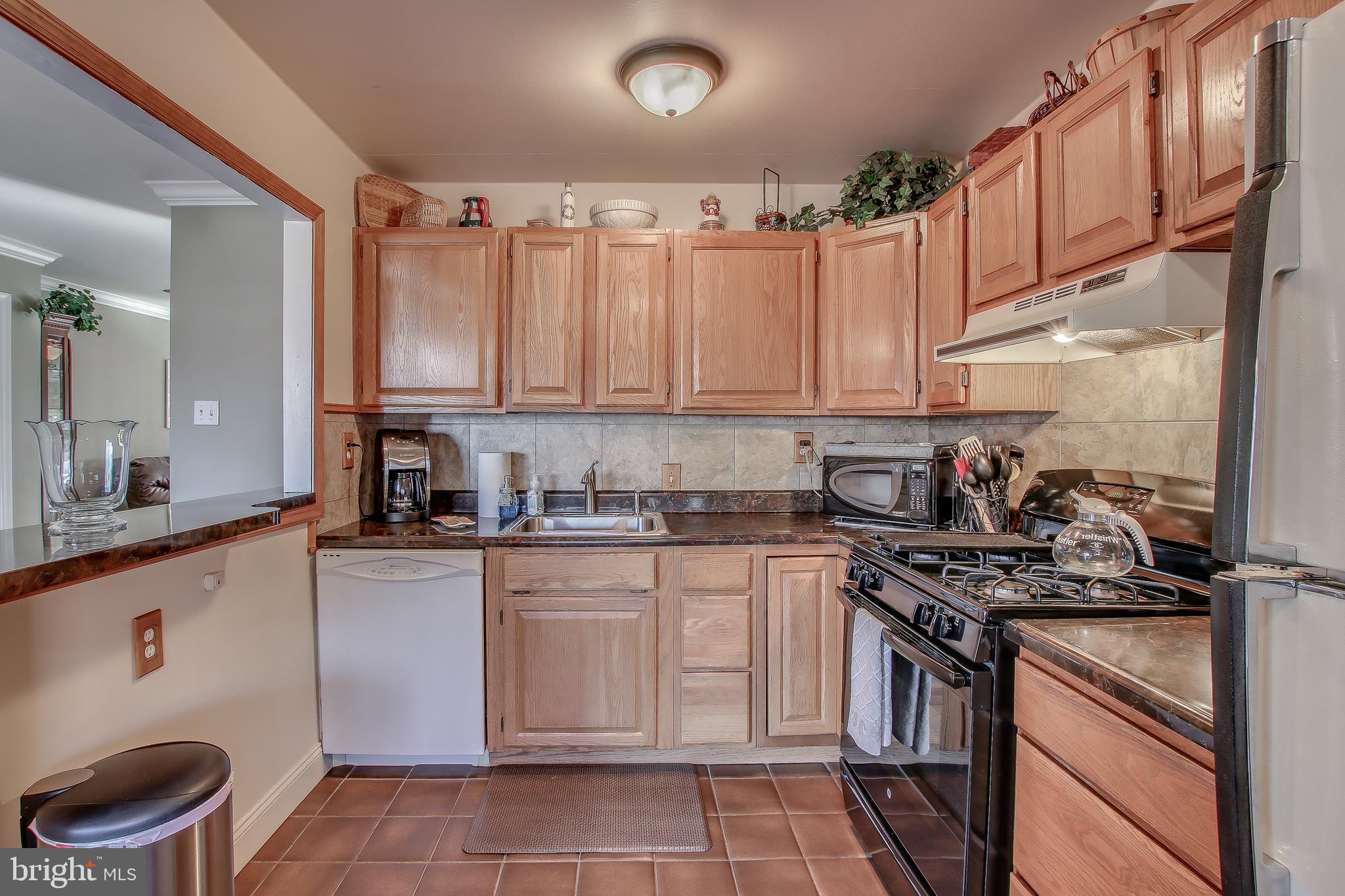 12835 Elnora Road Philadelphia, PA 19154 - Photo 14 of 36 Gallery Image 14