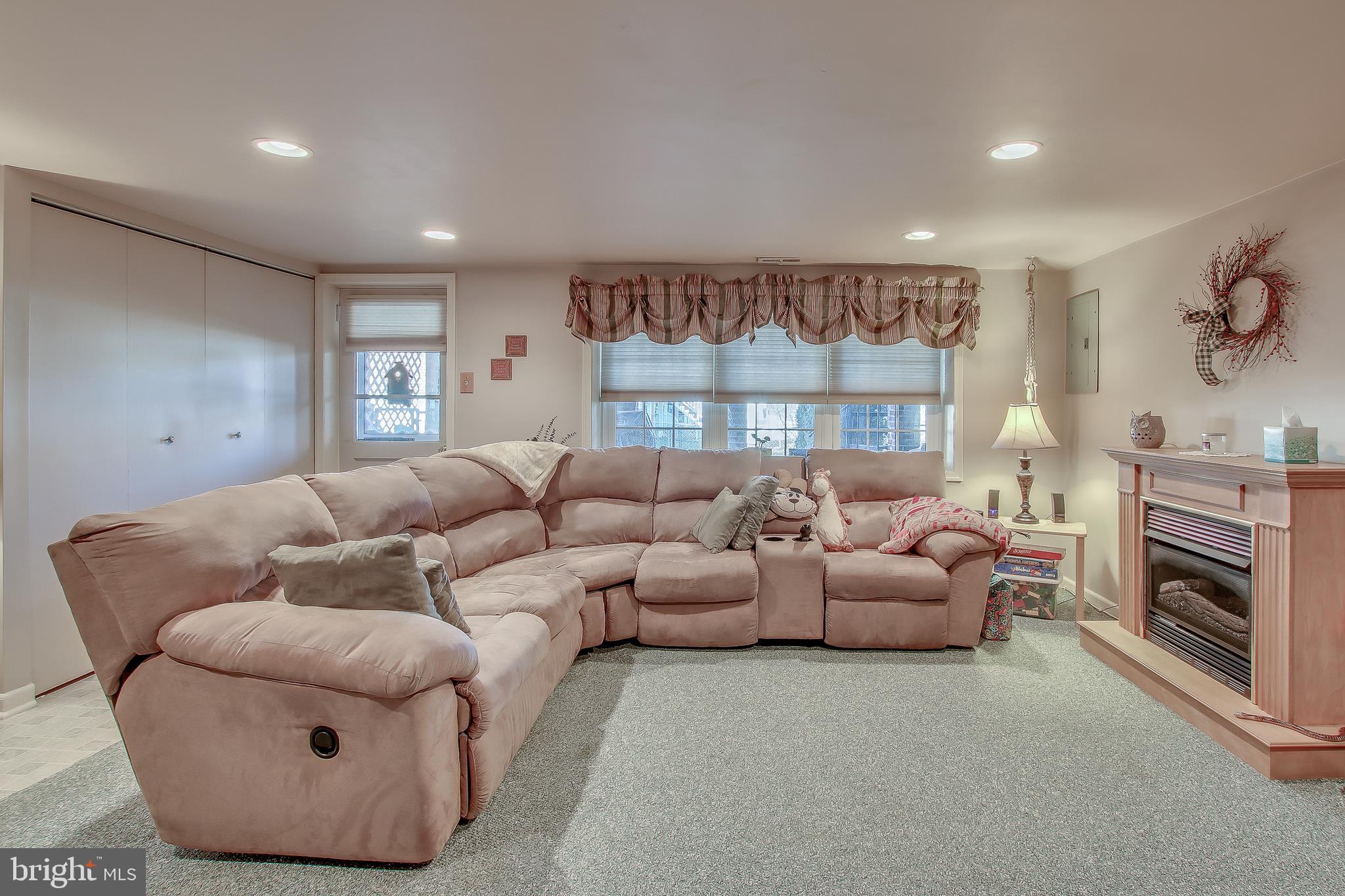 12835 Elnora Road Philadelphia, PA 19154 - Photo 20 of 36 Gallery Image 20