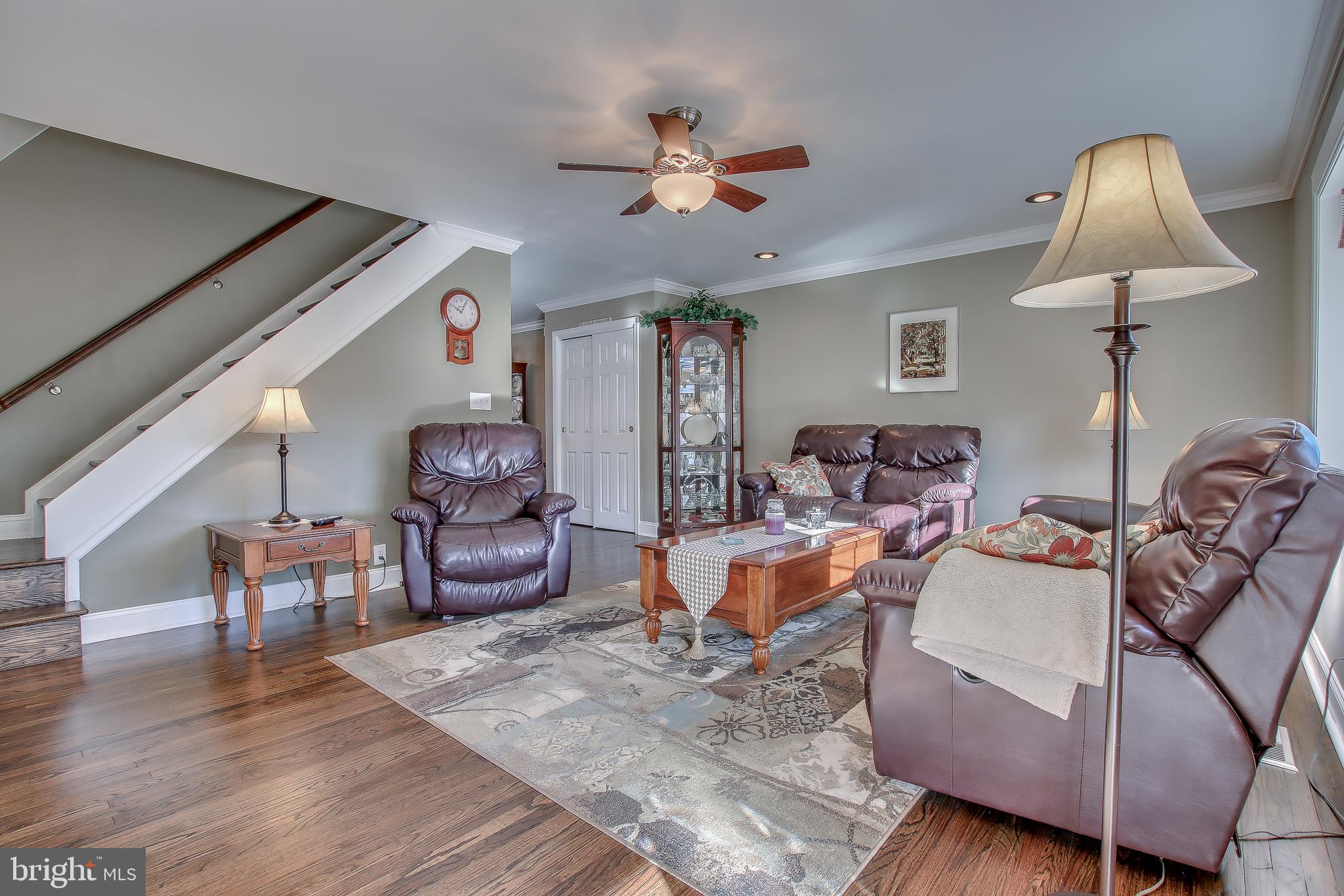 12835 Elnora Road Philadelphia, PA 19154 - Photo 3 of 36 Gallery Image 3