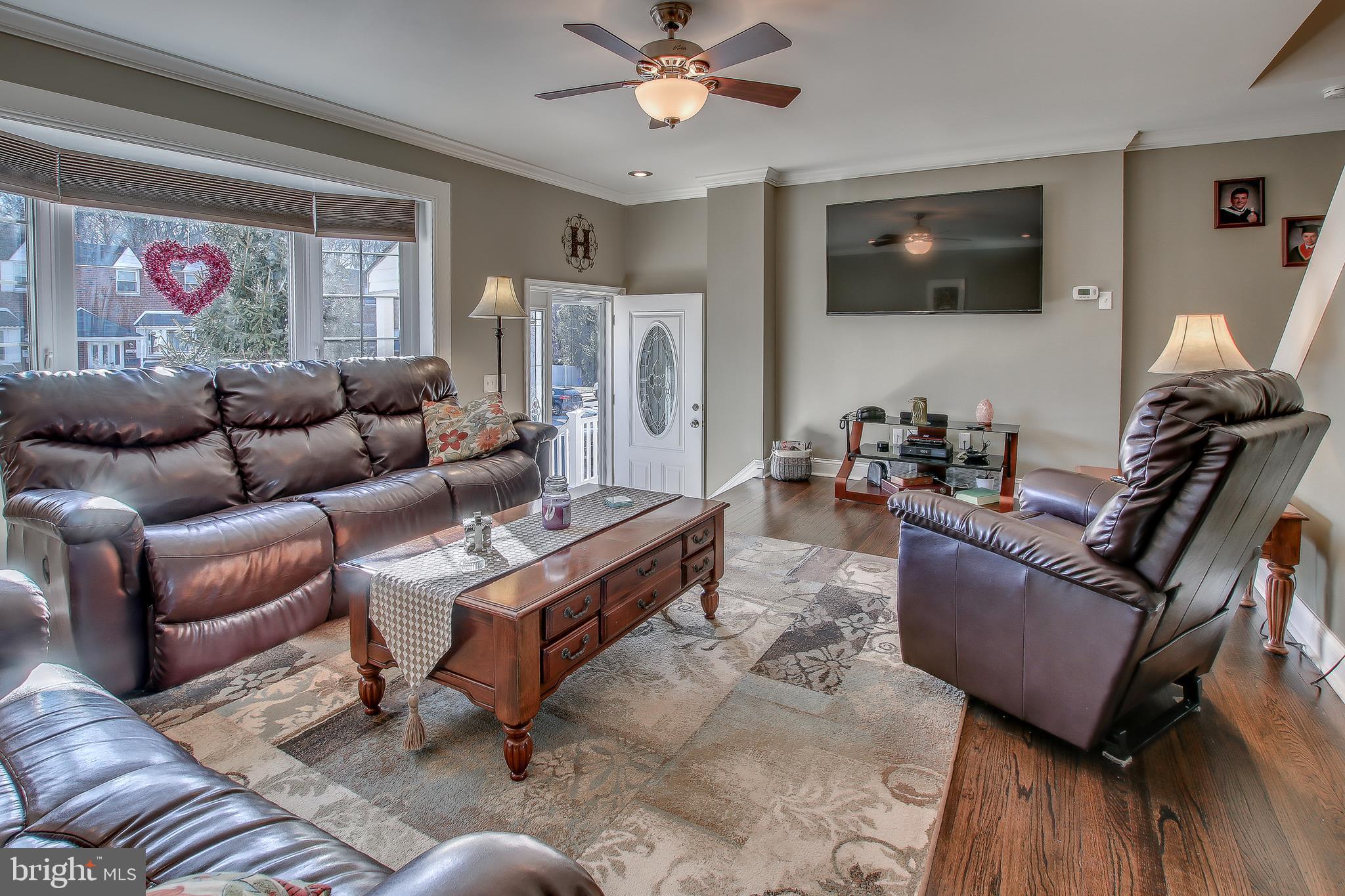 12835 Elnora Road Philadelphia, PA 19154 - Photo 6 of 36 Gallery Image 6