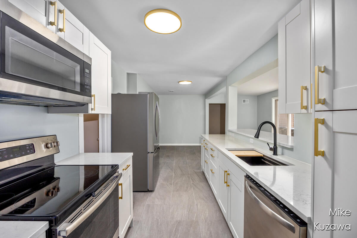 517 Pine Street Spring Lake, MI 49456 - Photo 12 of 43 IMG_1011