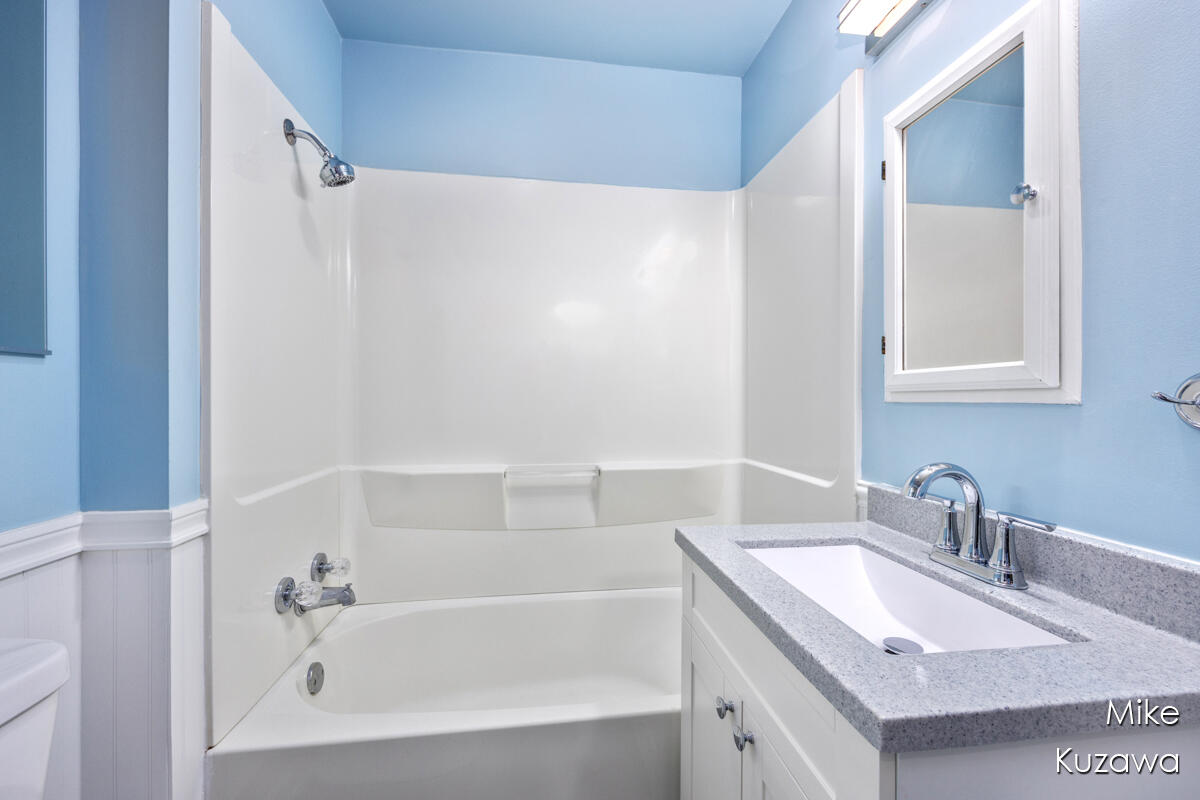 517 Pine Street Spring Lake, MI 49456 - Photo 17 of 43 IMG_1016