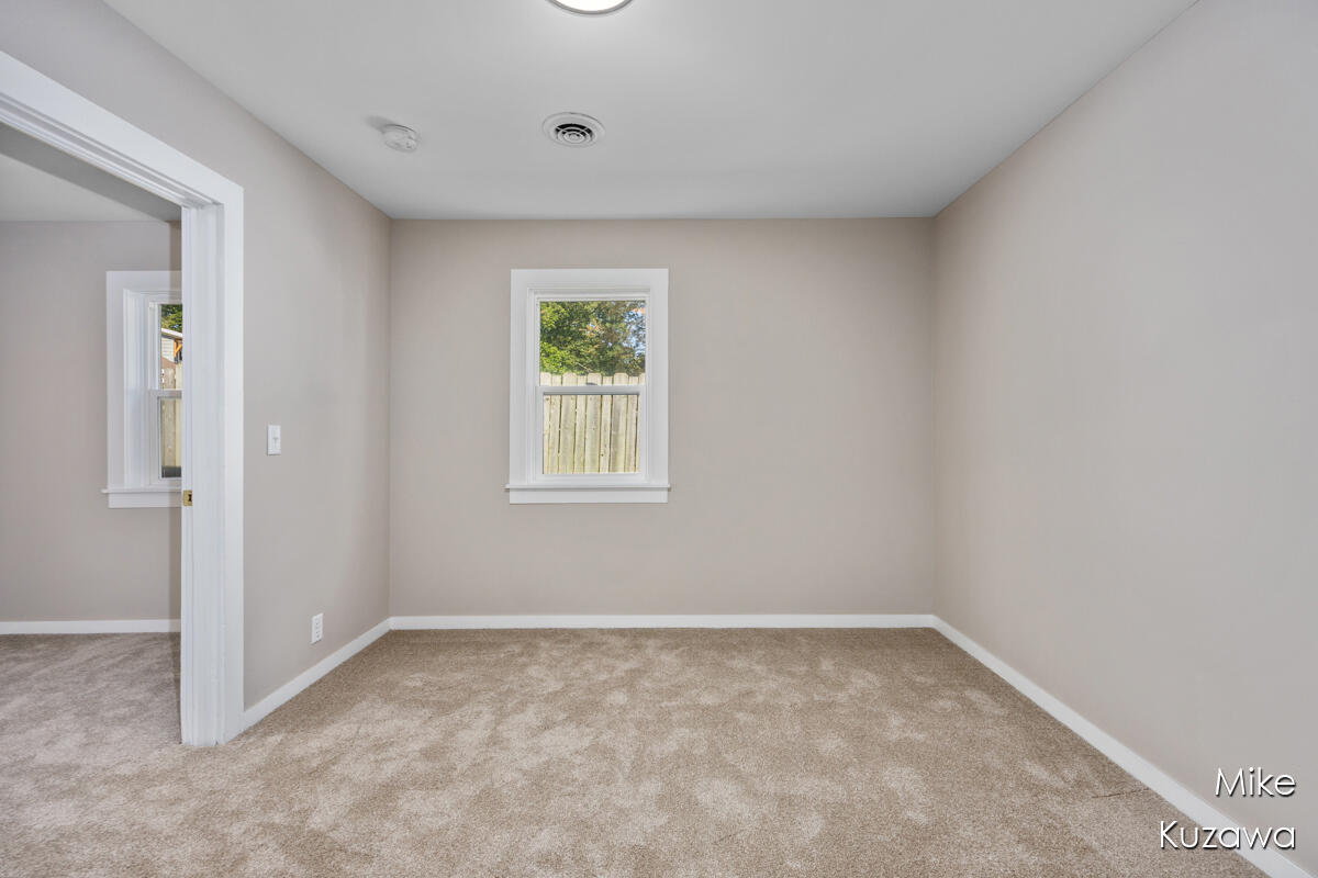 517 Pine Street Spring Lake, MI 49456 - Photo 19 of 43 IMG_1018