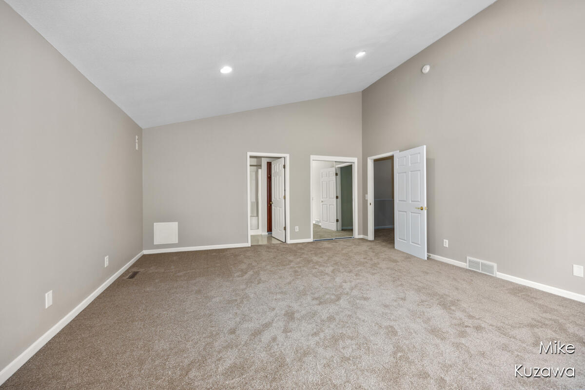 517 Pine Street Spring Lake, MI 49456 - Photo 26 of 43 IMG_1026