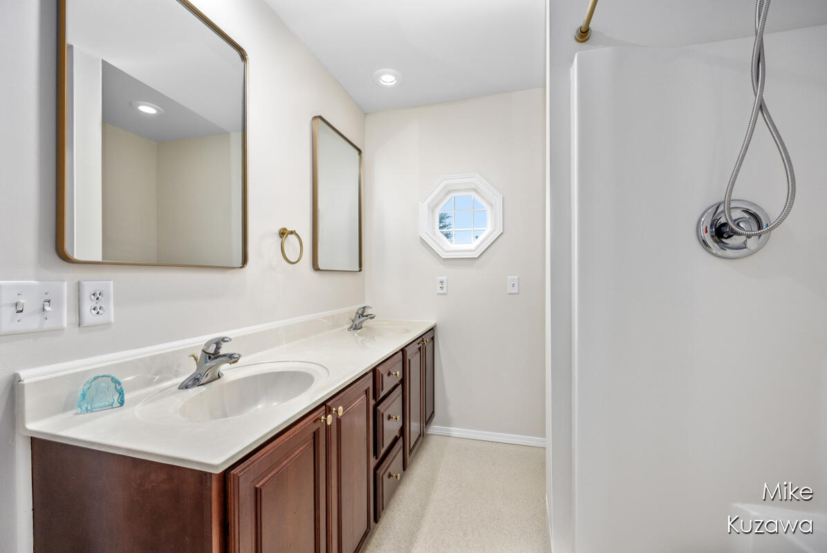 517 Pine Street Spring Lake, MI 49456 - Photo 27 of 43 IMG_1027