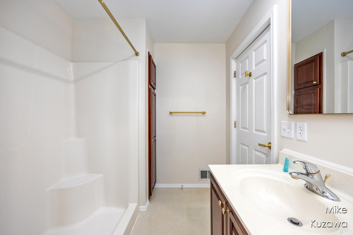 517 Pine Street Spring Lake, MI 49456 - Photo 28 of 43 IMG_1028