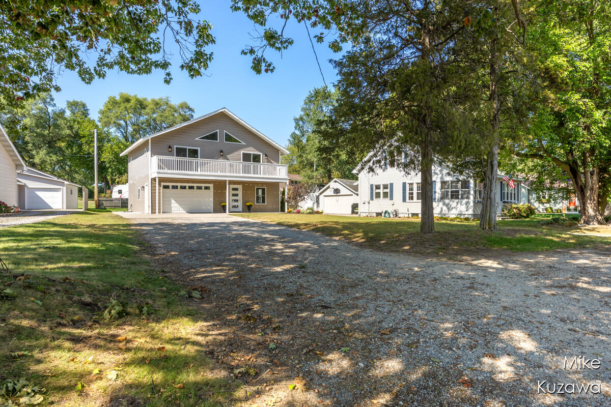 517 Pine Street Spring Lake, MI 49456 - Photo 6 of 43 IMG_1004