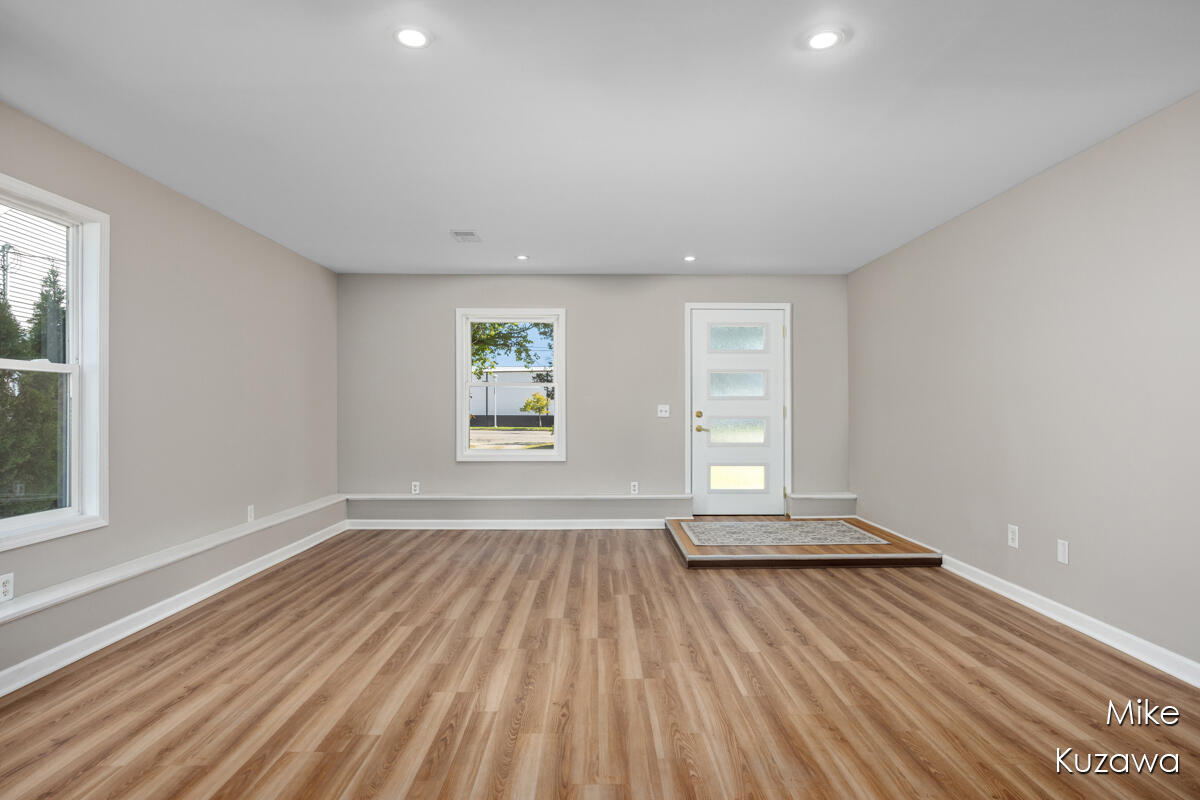 517 Pine Street Spring Lake, MI 49456 - Photo 8 of 43 IMG_1006