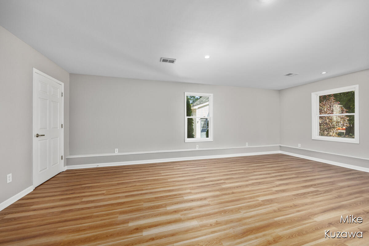 517 Pine Street Spring Lake, MI 49456 - Photo 9 of 43 IMG_1007