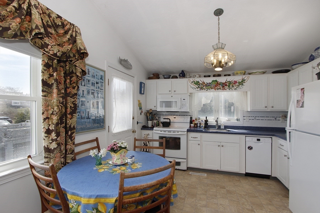 58 Sagamore Road Bourne, MA 02562 - Photo 6 of 29