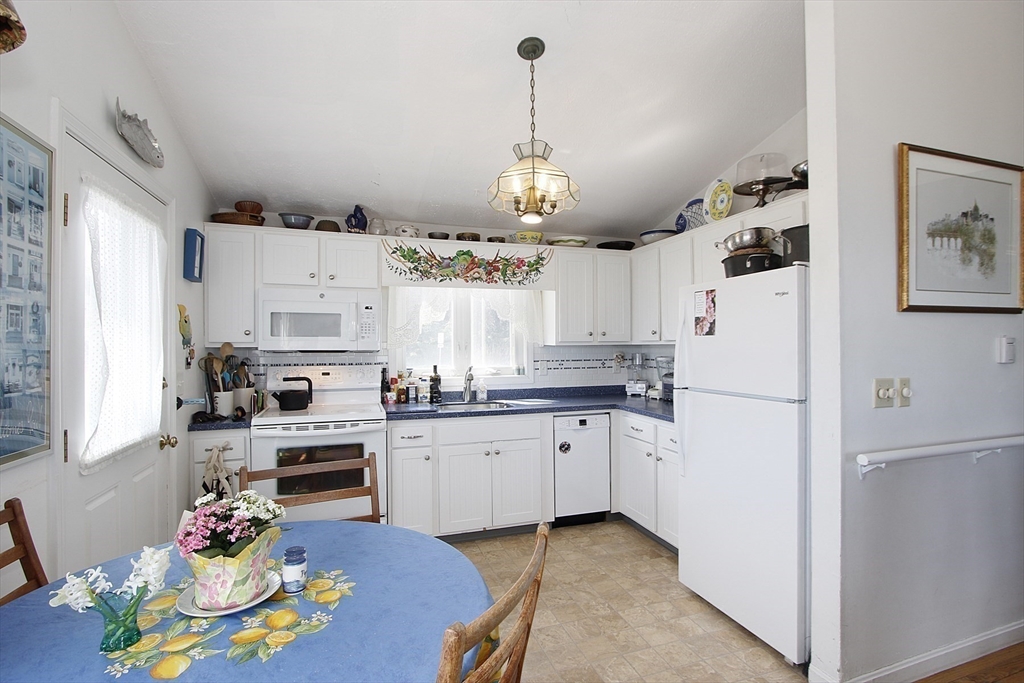 58 Sagamore Road Bourne, MA 02562 - Photo 7 of 29