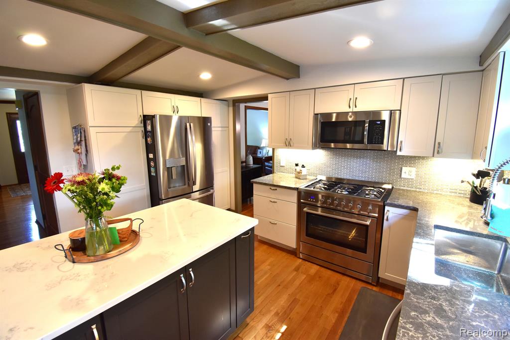 439 Shellbourne Drive Rochester Hills, MI 48309 - Photo 19 of 60