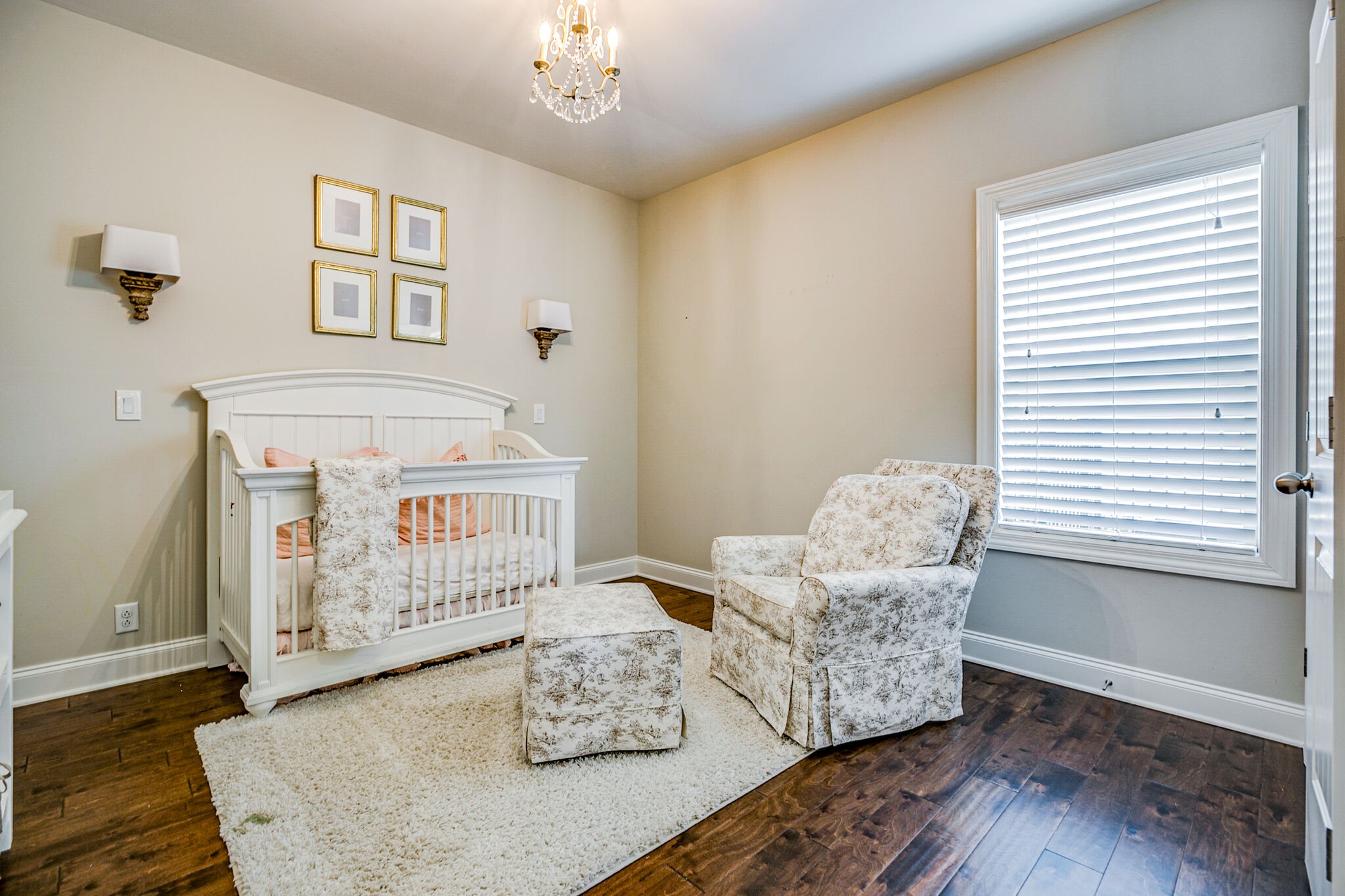 911 Contessa Drive Murfreesboro, TN 37128 - Photo 31 of 42 a living room with furniture and wooden floor