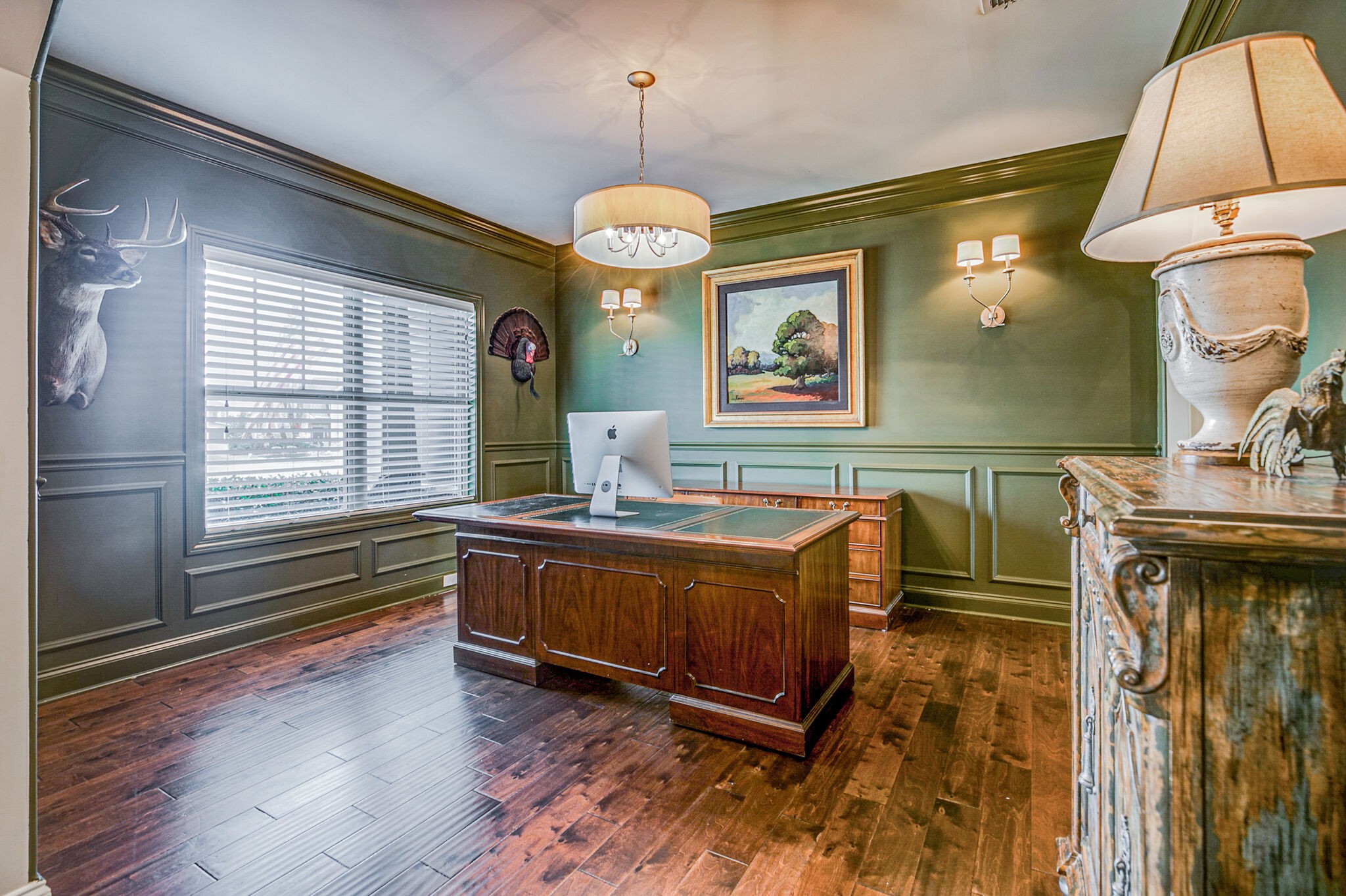 911 Contessa Drive Murfreesboro, TN 37128 - Photo 5 of 42 a view of kitchen with wooden floor