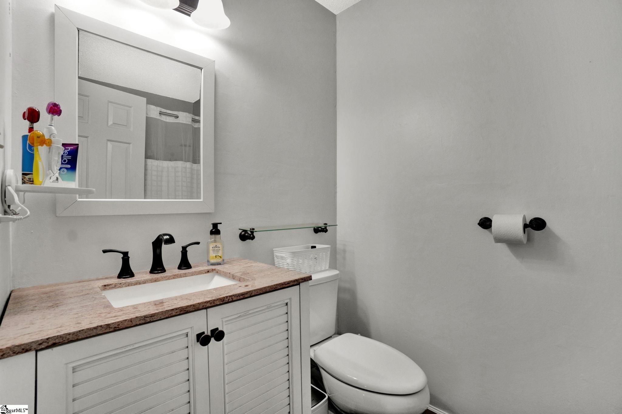 22 Idle Lane Fountain Inn, SC 29644 - Photo 11 of 33 Gallery Image 11
