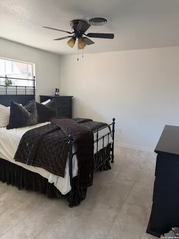 $2,200 | 703 Atkins Avenue, Devine, TX 78016