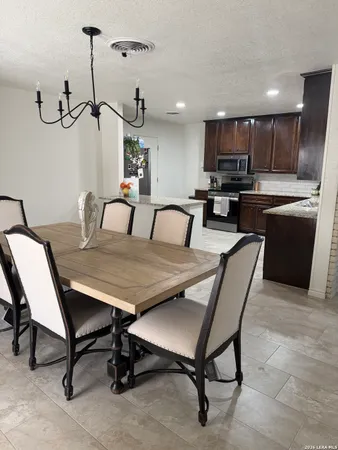 $2,200 | 703 Atkins Avenue, Devine, TX 78016