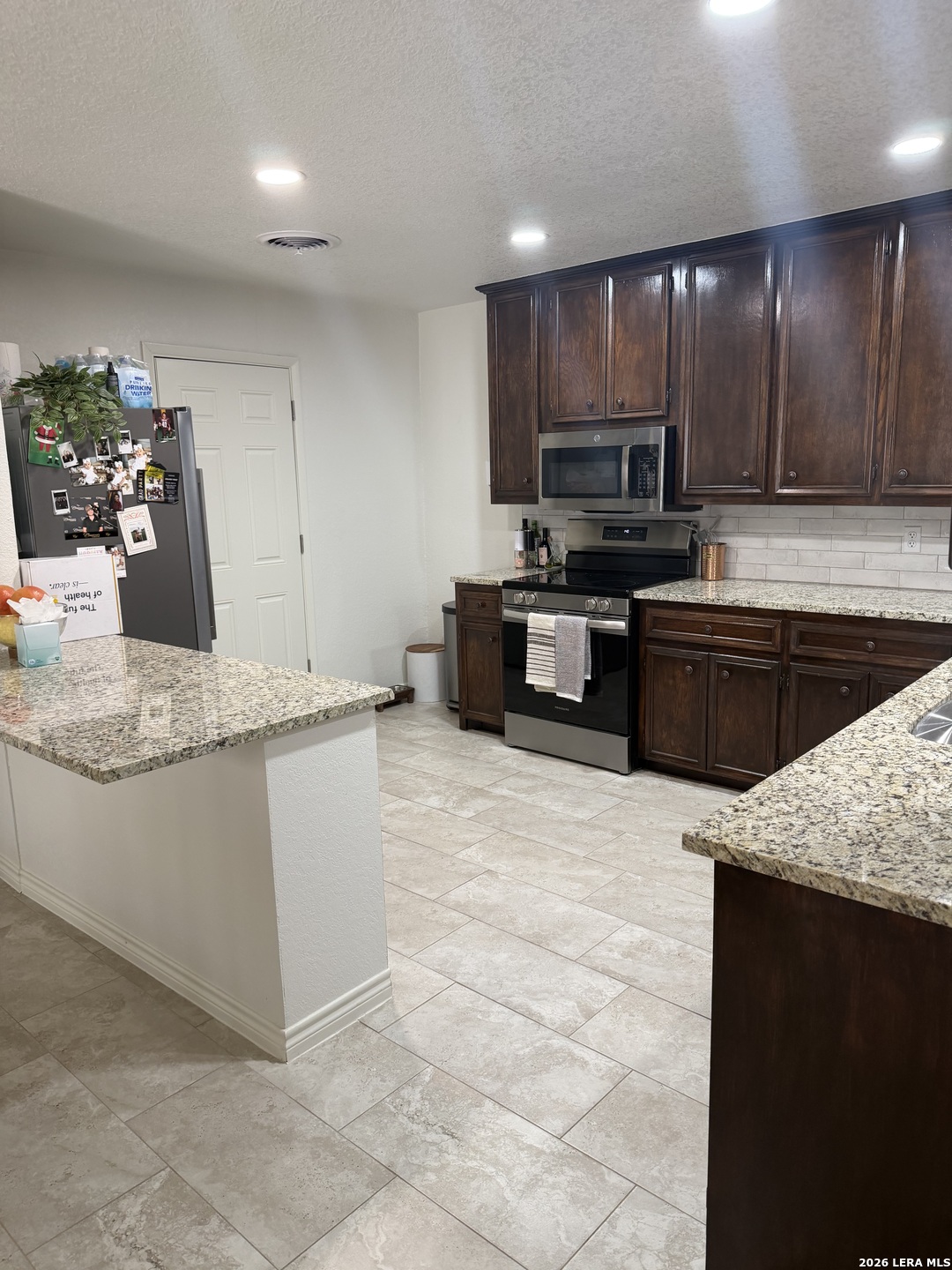 703 Atkins Avenue Devine, TX 78016 - Photo 6 of 13