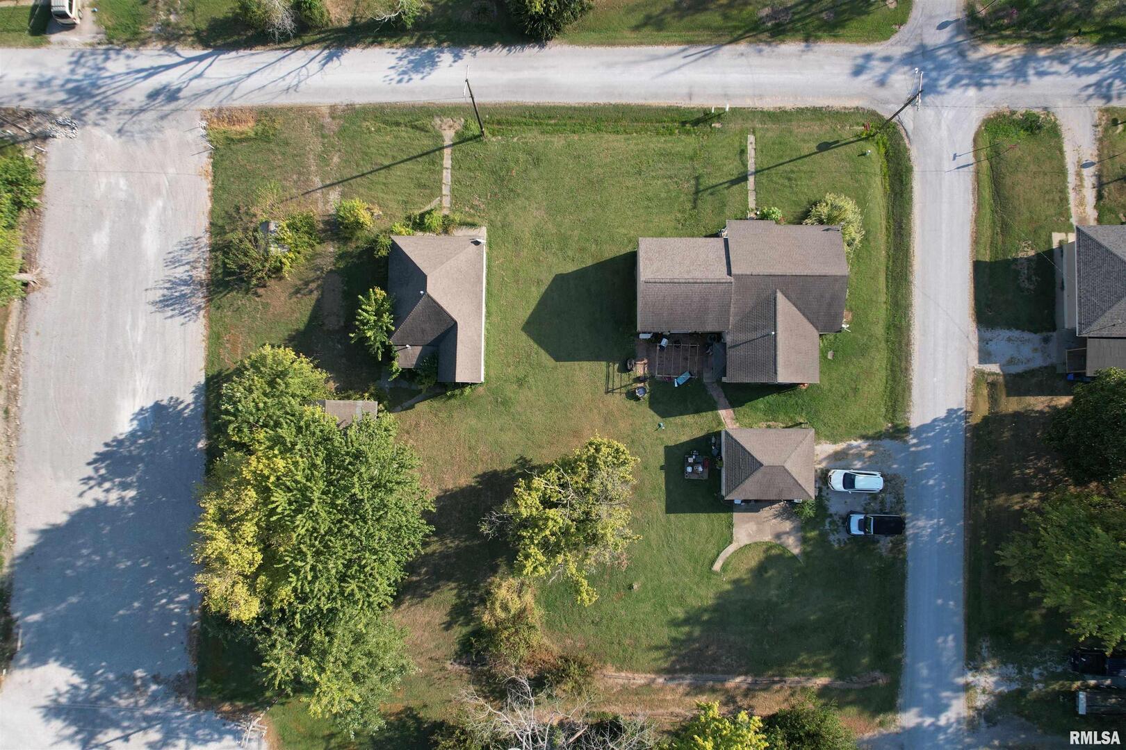 290 West 3rd Street Bonnie, IL 62816 - Photo 6 of 28 an aerial view of multiple house