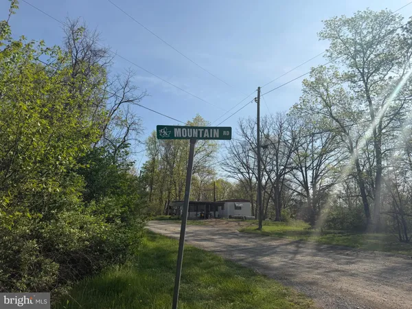 $59,900 | 68 Mountain Road, Augusta, WV 26704