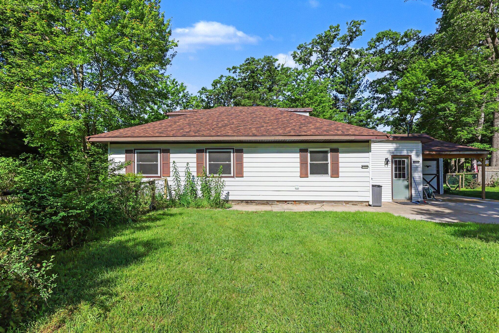 522 West Englewood Road Twin Lake, MI 49457 - Photo 21 of 28 025_file_1756