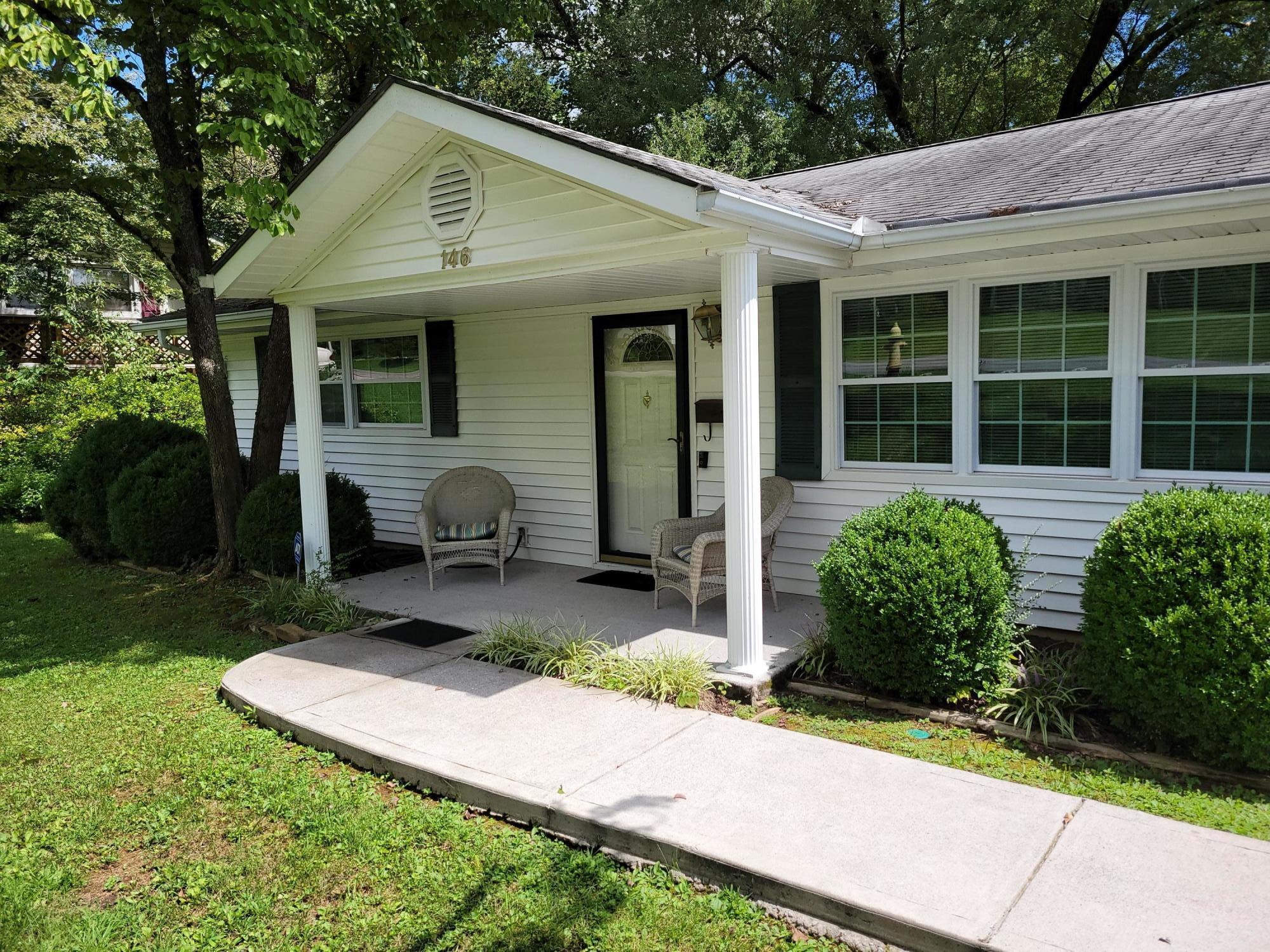 146 Beverly Circle Oak Ridge, TN 37830 - Photo 2 of 20 Covered Porch!