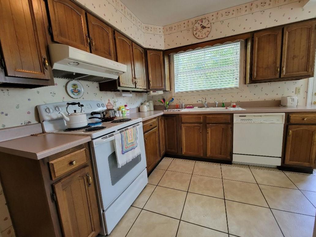 146 Beverly Circle Oak Ridge, TN 37830 - Photo 5 of 20 Kitchen 1