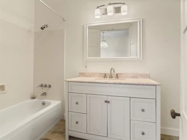 $2,800 | 811 Chartres Street, Unit 3, New Orleans, LA 70116