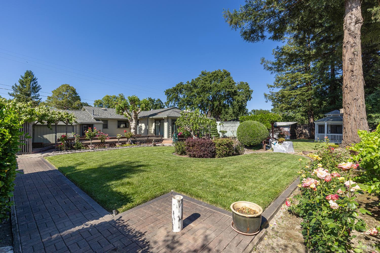 2236 West Hearn Avenue Santa Rosa, CA 95407 - Photo 5 of 56