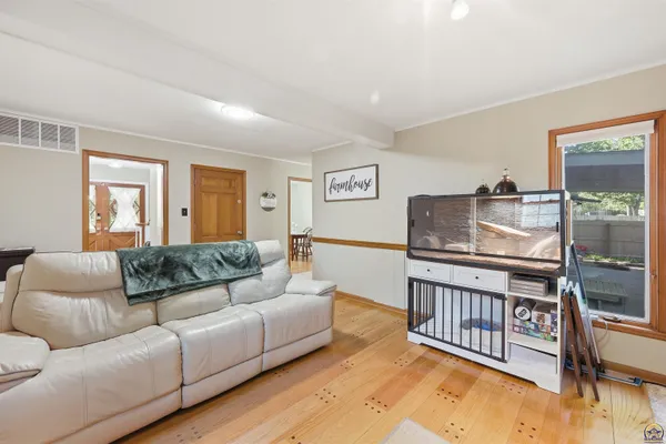 $345,000 | 2865 Southwest Jewell Avenue, Topeka, KS 66611