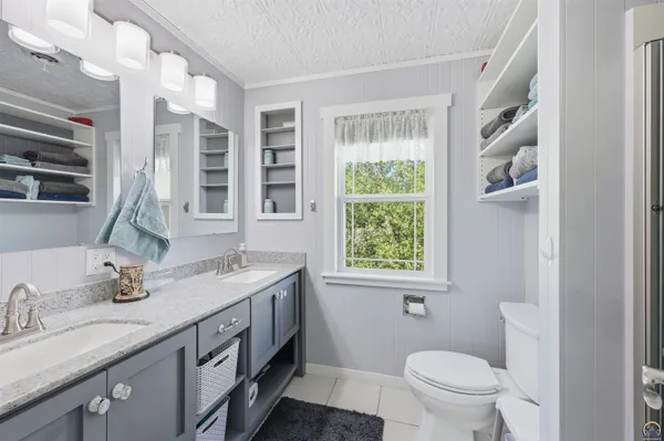 $345,000 | 2865 Southwest Jewell Avenue, Topeka, KS 66611