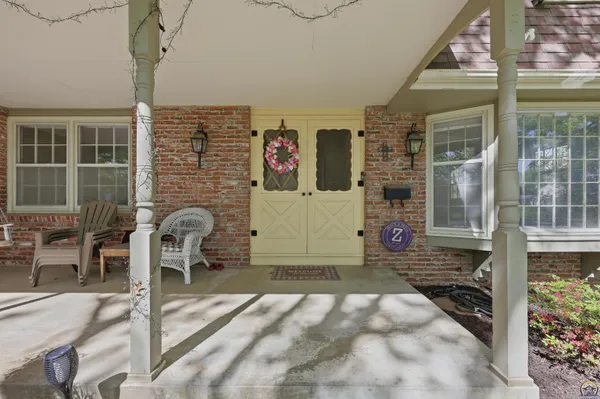 $345,000 | 2865 Southwest Jewell Avenue, Topeka, KS 66611