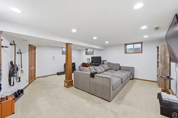 $345,000 | 2865 Southwest Jewell Avenue, Topeka, KS 66611