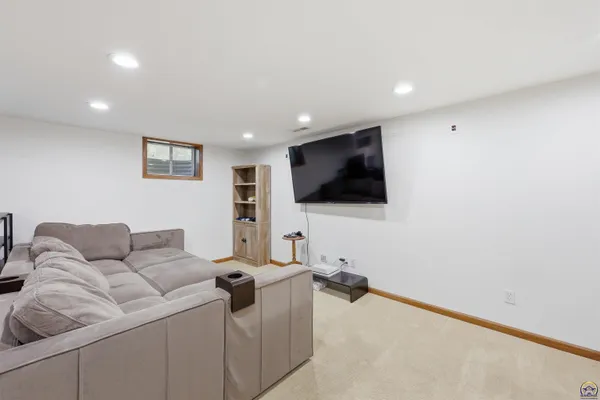 $345,000 | 2865 Southwest Jewell Avenue, Topeka, KS 66611