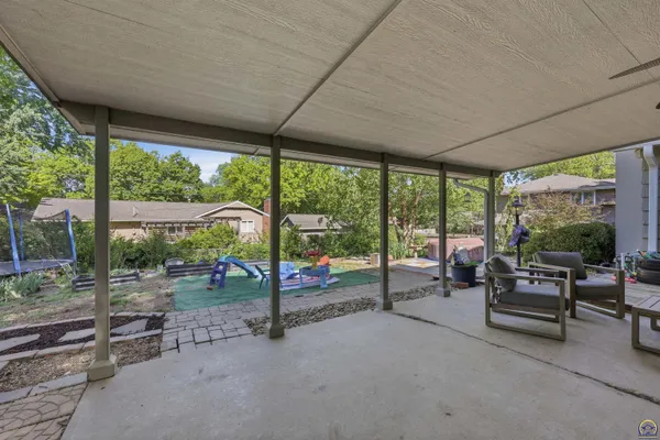 $345,000 | 2865 Southwest Jewell Avenue, Topeka, KS 66611