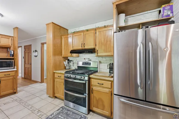 $345,000 | 2865 Southwest Jewell Avenue, Topeka, KS 66611