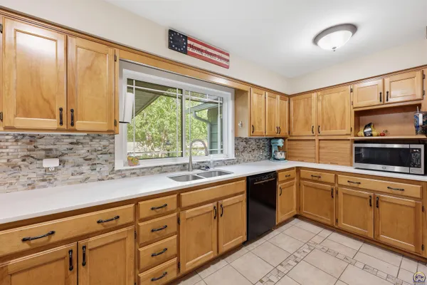 $345,000 | 2865 Southwest Jewell Avenue, Topeka, KS 66611